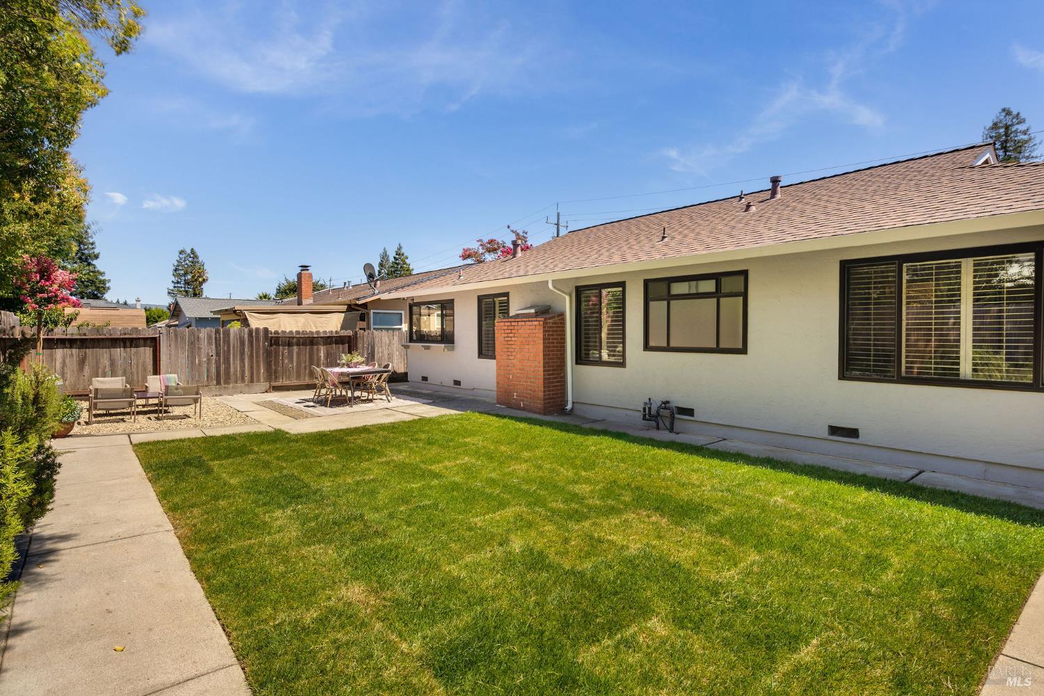 1560 Salvador Ave