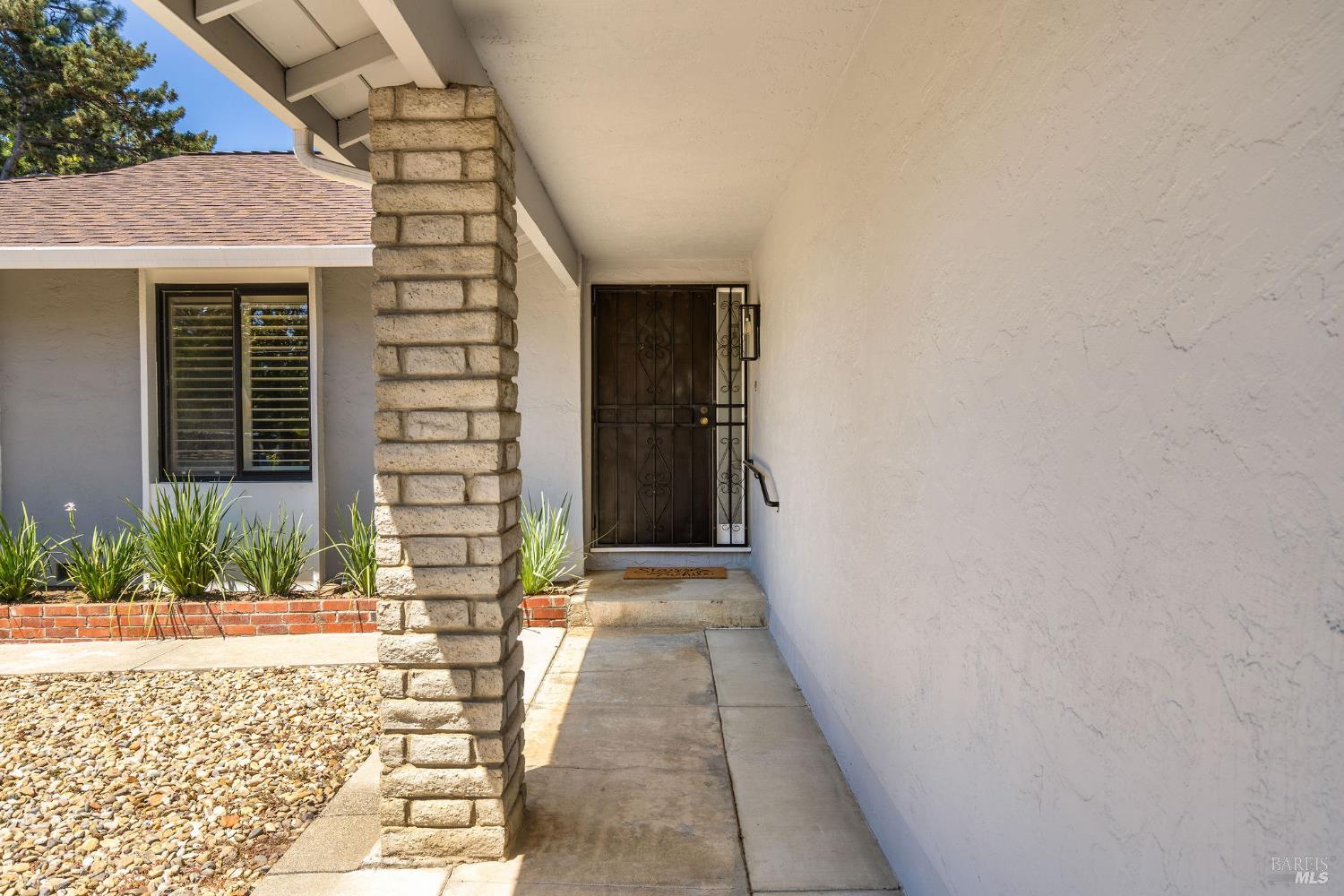 1560 Salvador Ave