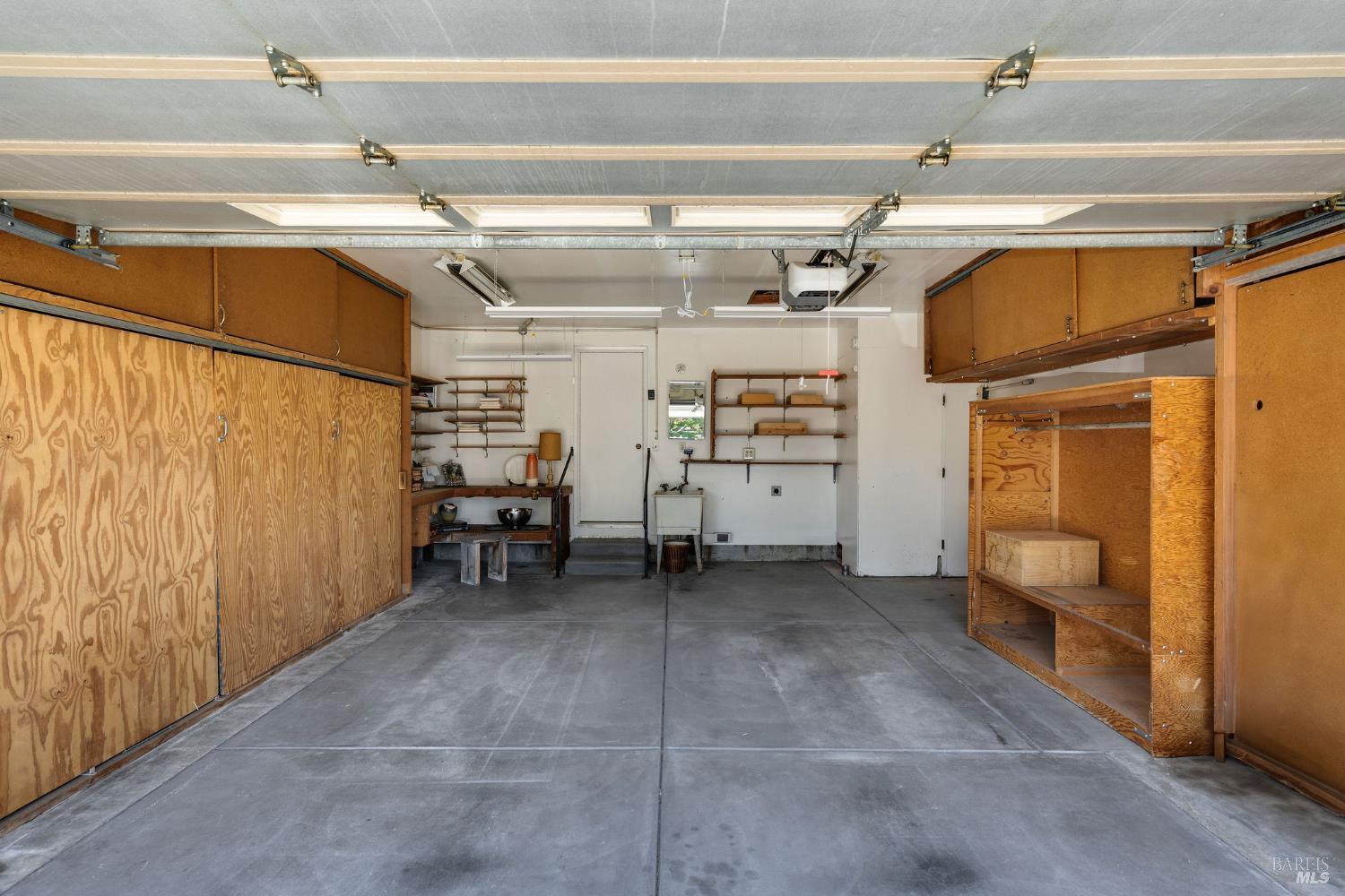 1560 Salvador Ave