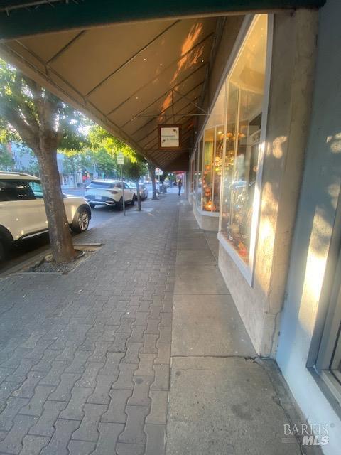 1226 Main St