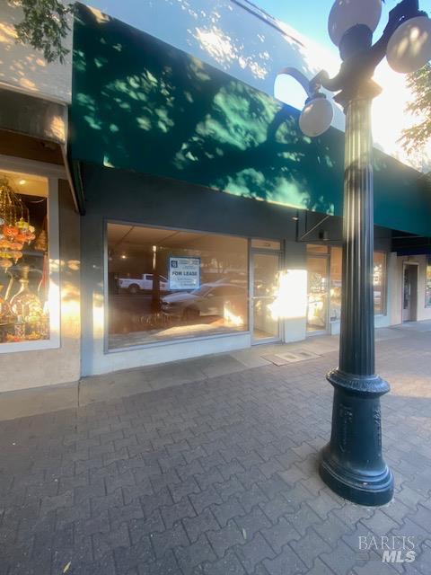 1226 Main St