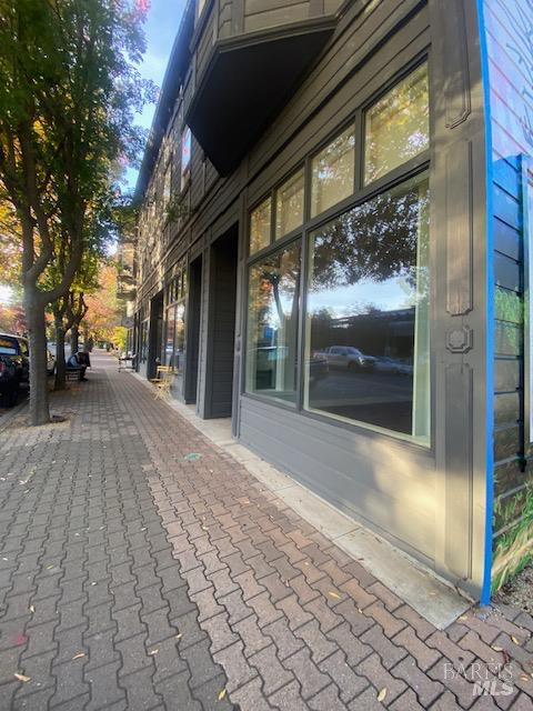 1424 Main St
