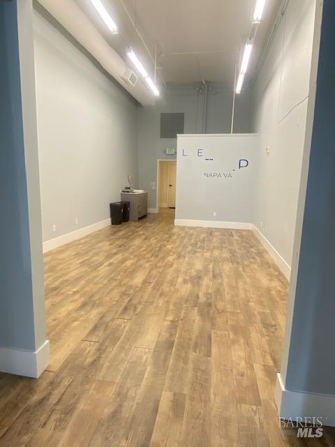 1424 Main St