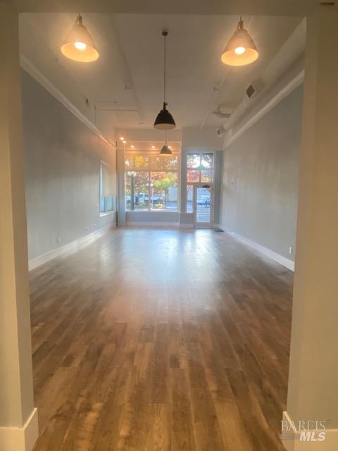 1424 Main St