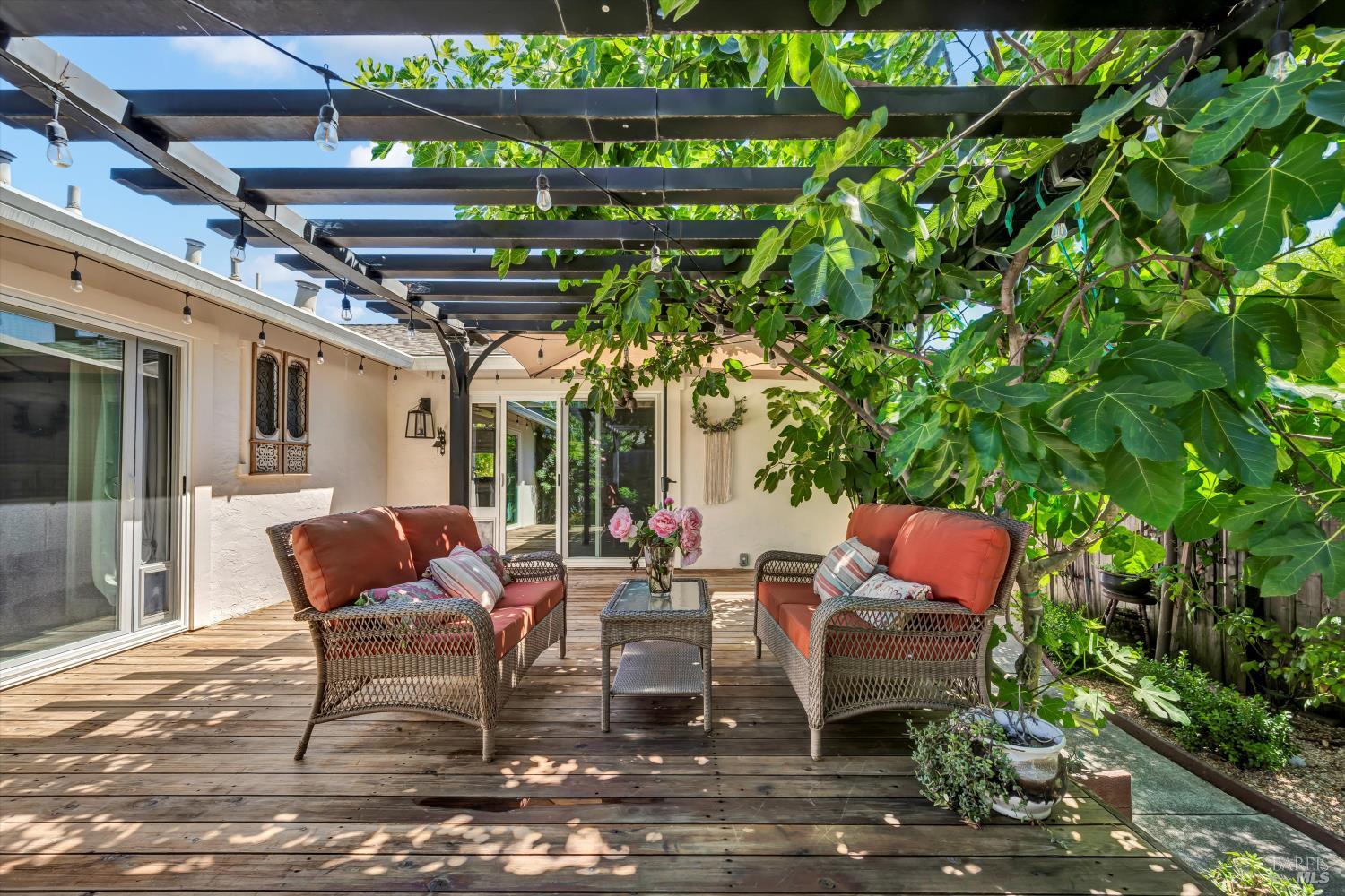 1183 Mountain View Cir