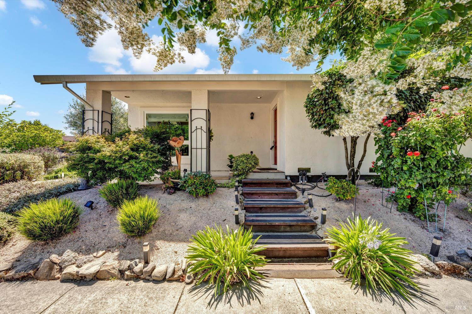 1183 Mountain View Cir