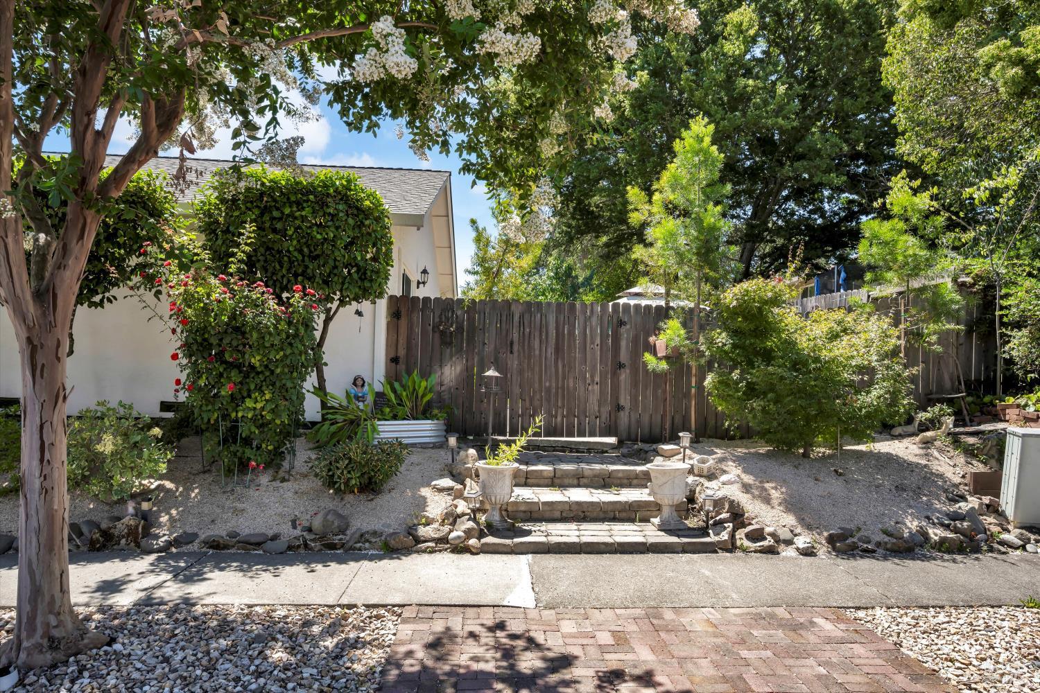 1183 Mountain View Cir