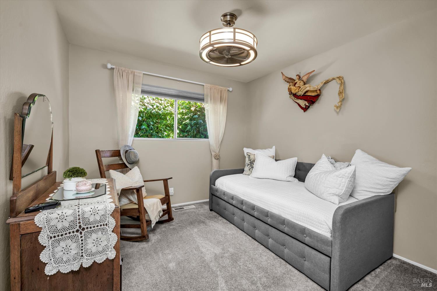 1183 Mountain View Cir