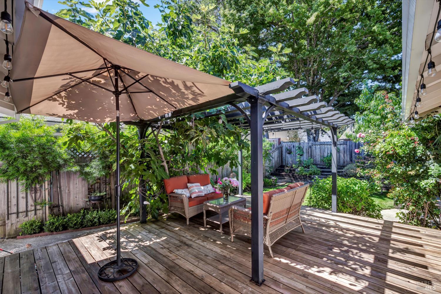 1183 Mountain View Cir