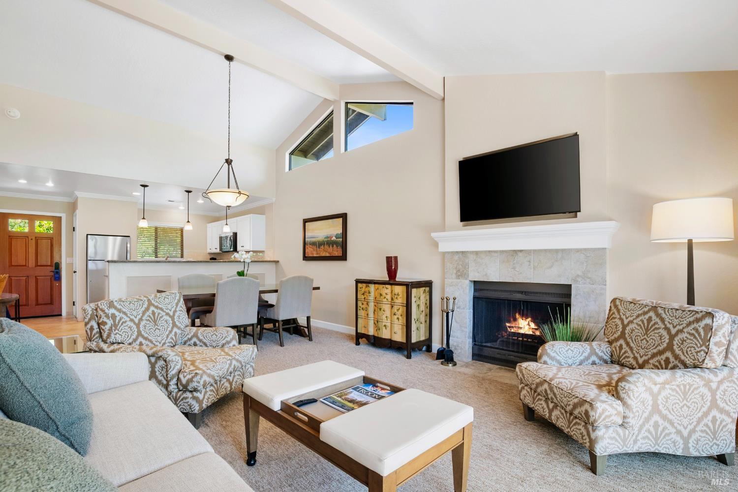 833 Augusta Cir