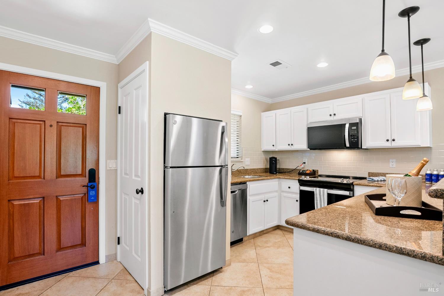 833 Augusta Cir