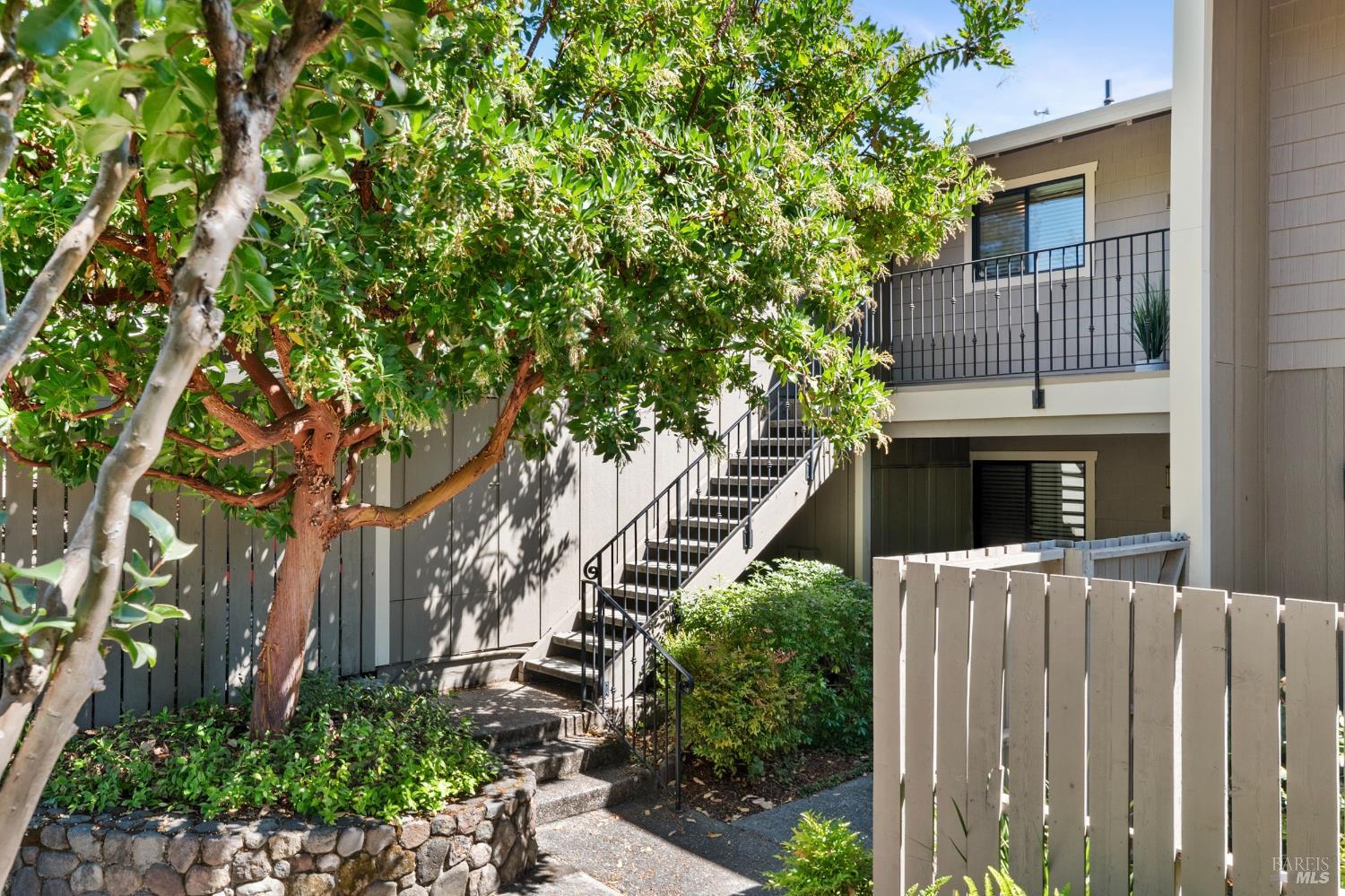 833 Augusta Cir