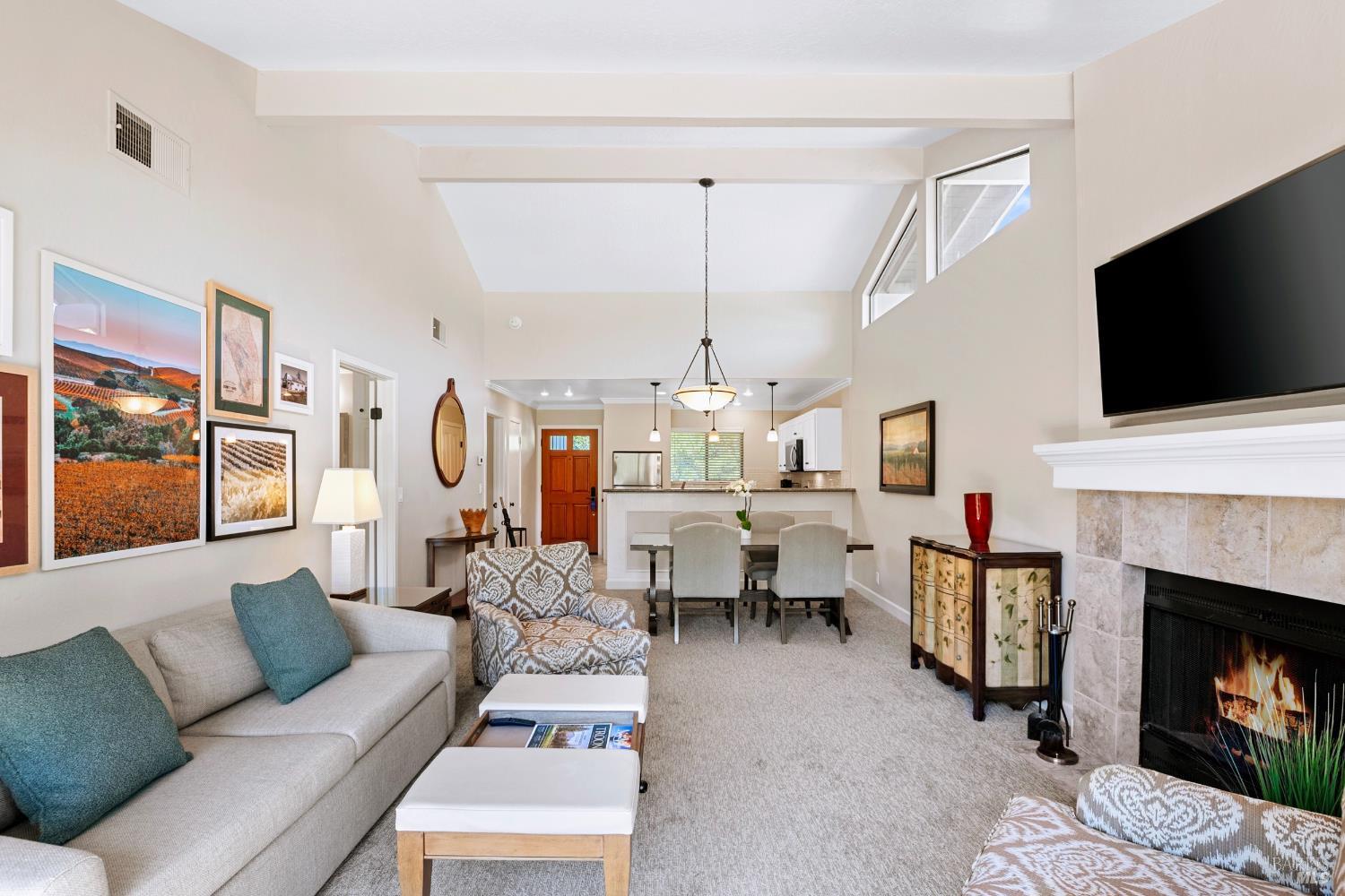 833 Augusta Cir