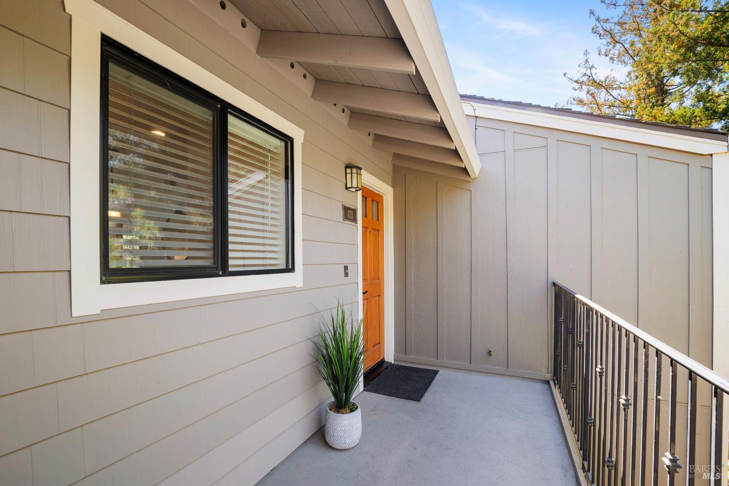 833 Augusta Cir