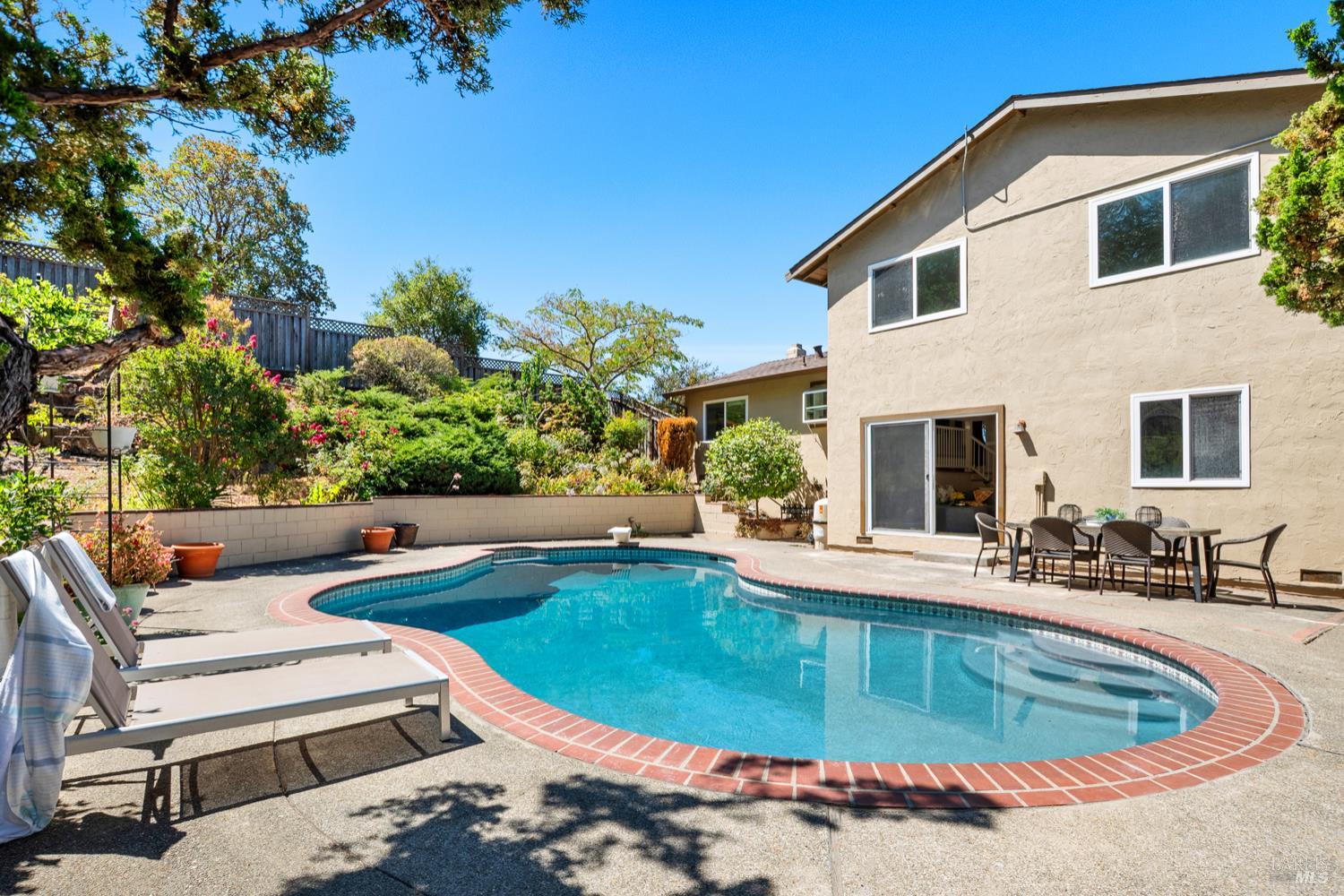 1024 Birkdale Dr