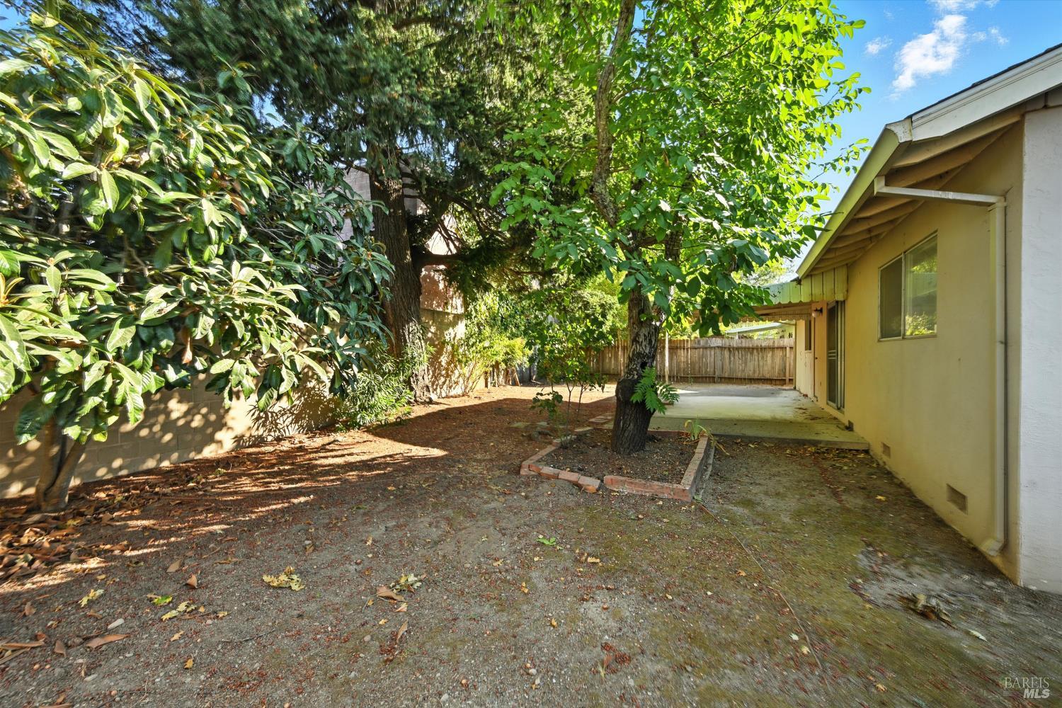 1055 Crinella Ct