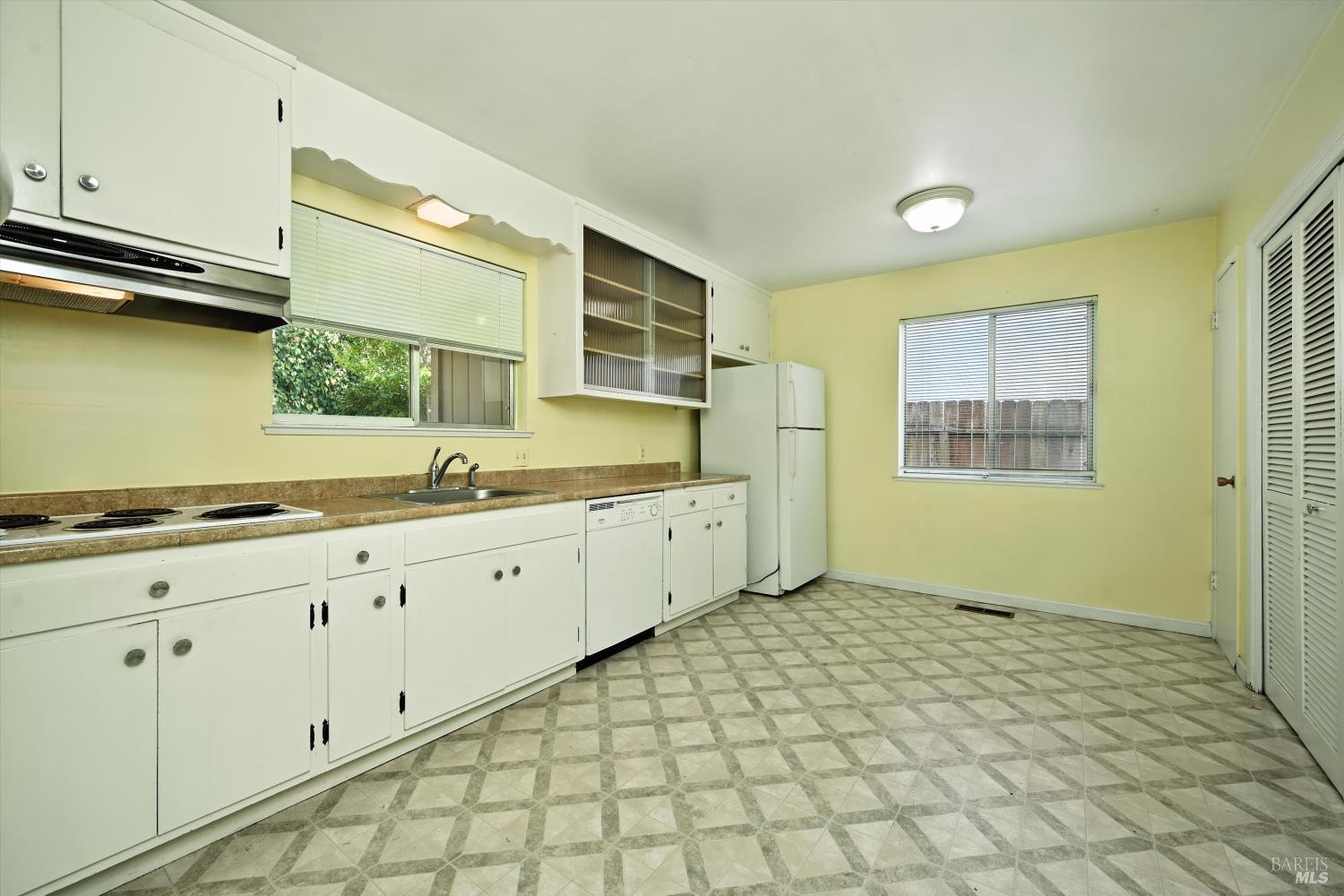 1055 Crinella Ct