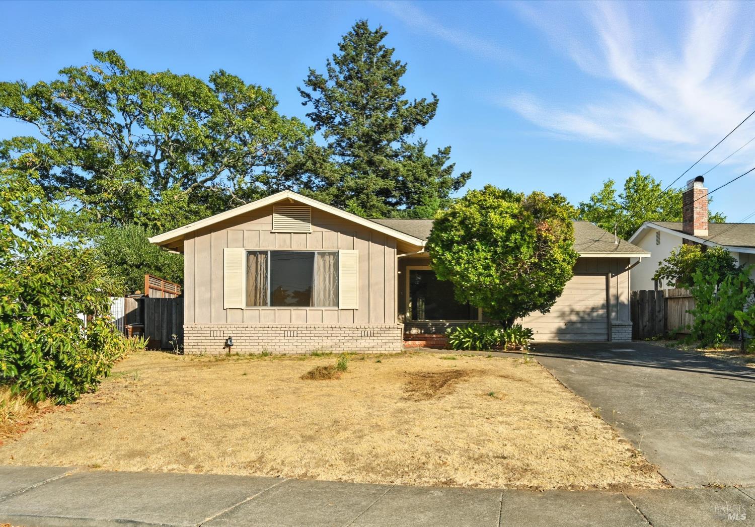 1055 Crinella Ct