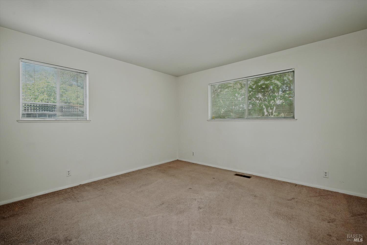 1055 Crinella Ct