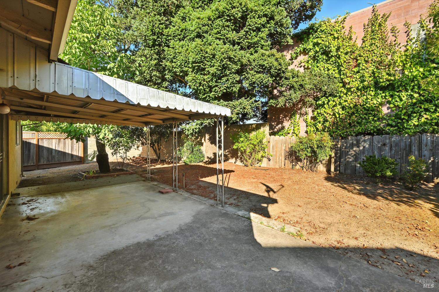 1055 Crinella Ct