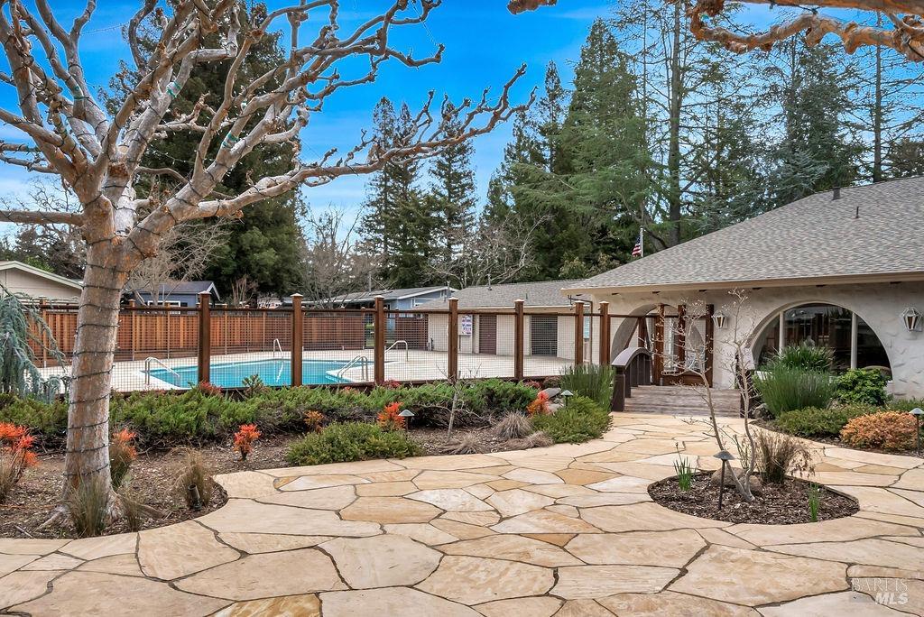 4 La Canada Ct