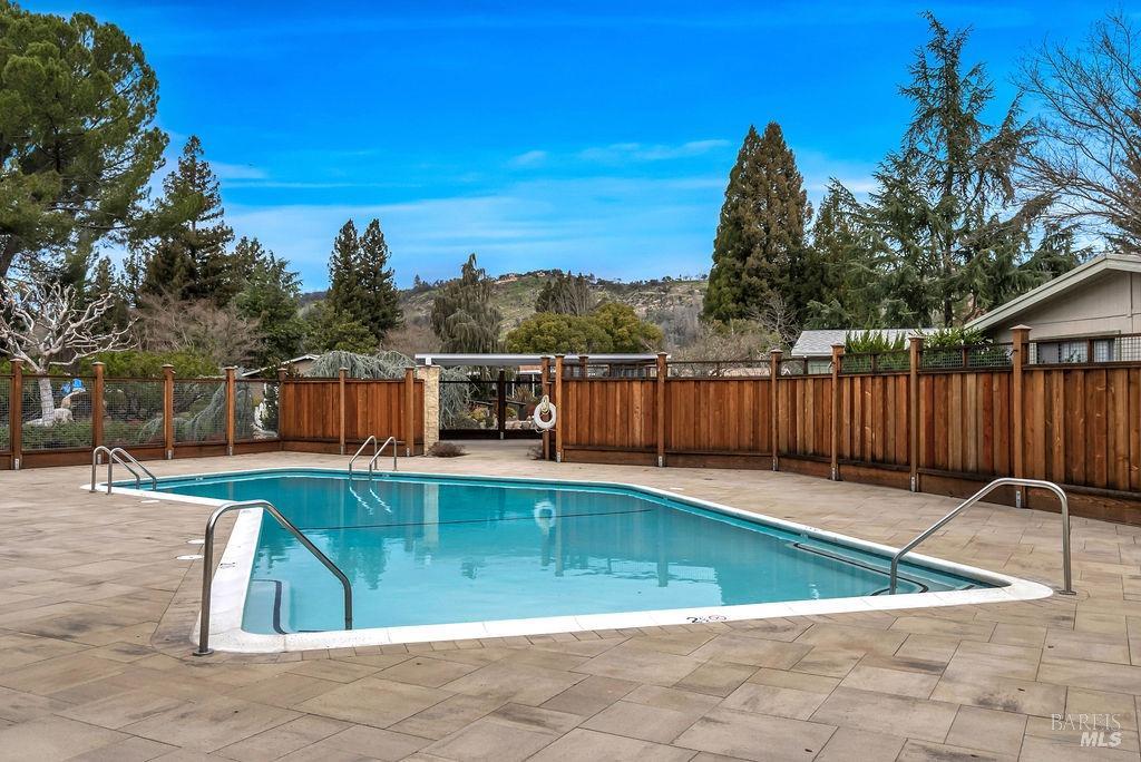 4 La Canada Ct