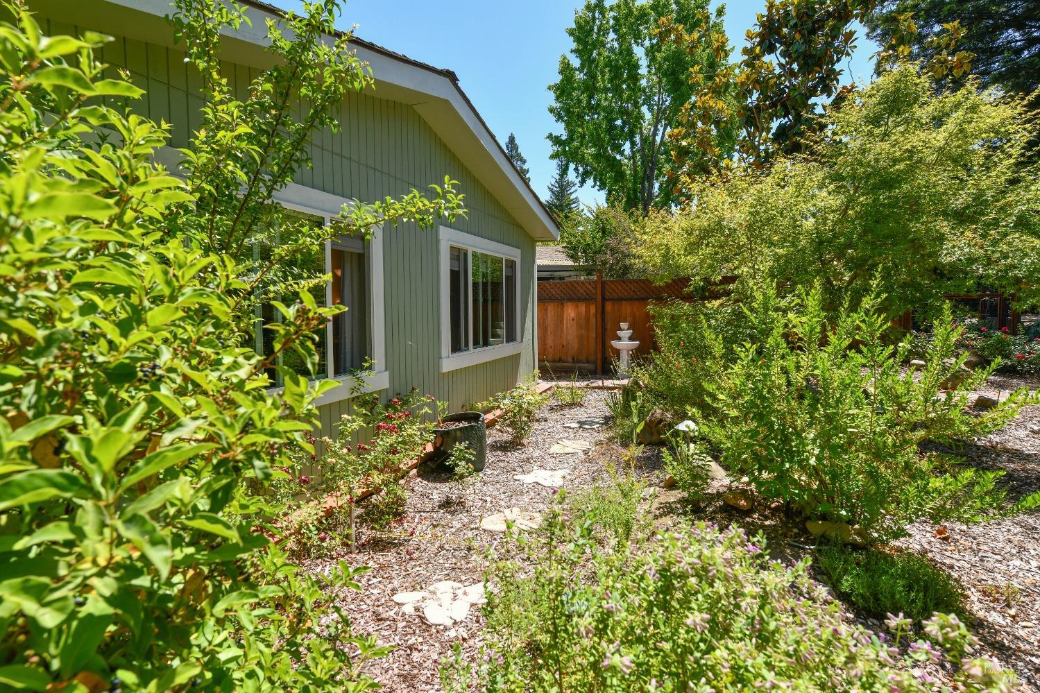 4 La Canada Ct