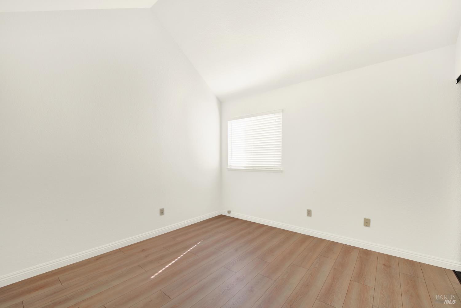 22 Valley West Cir