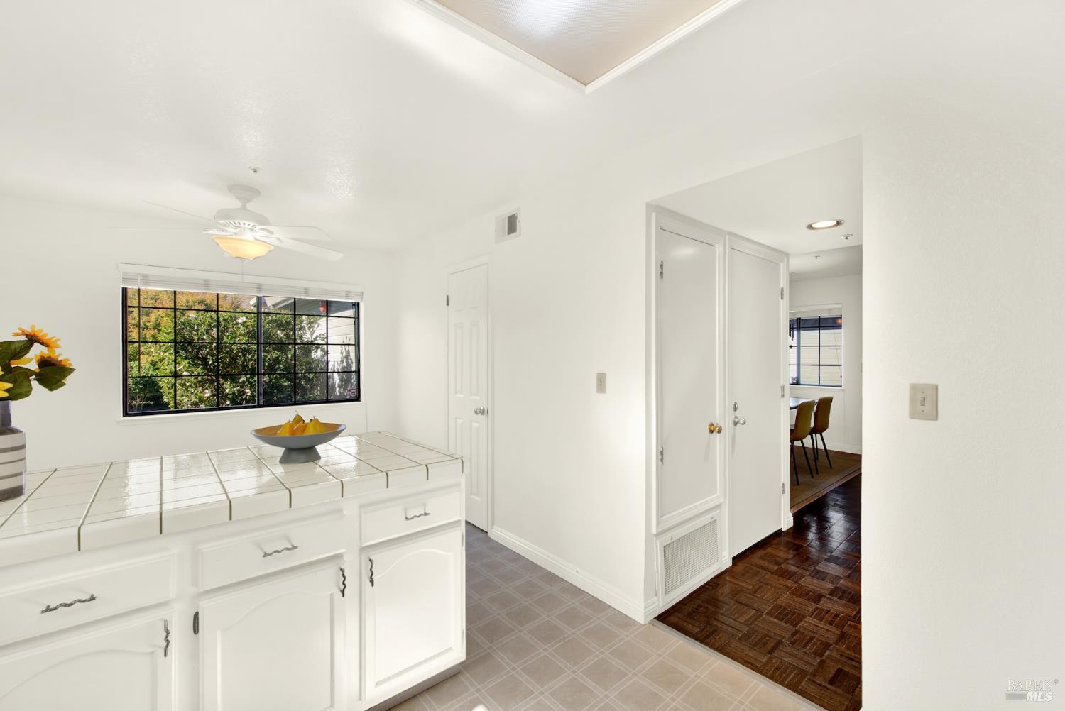 22 Valley West Cir