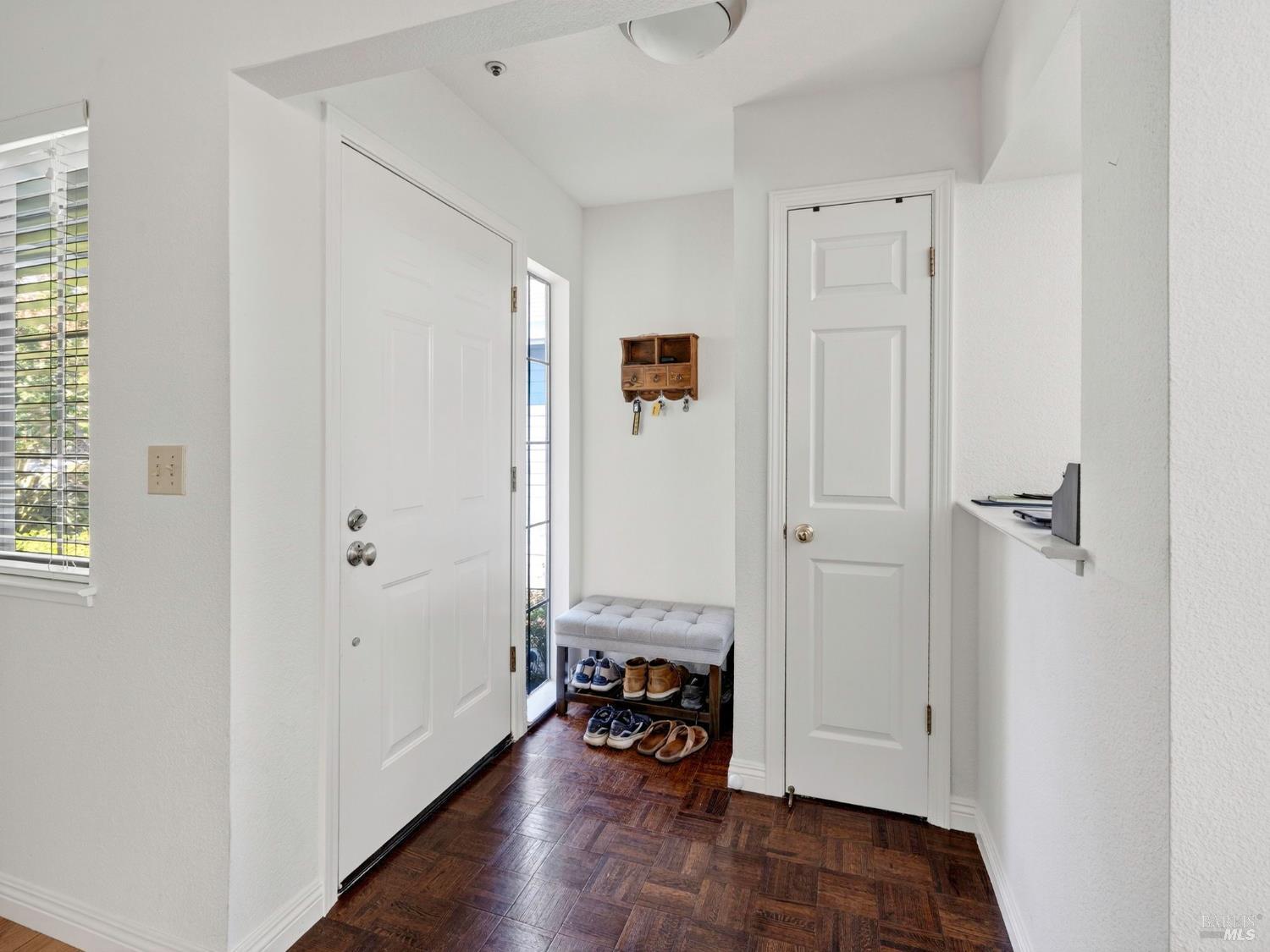 22 Valley West Cir
