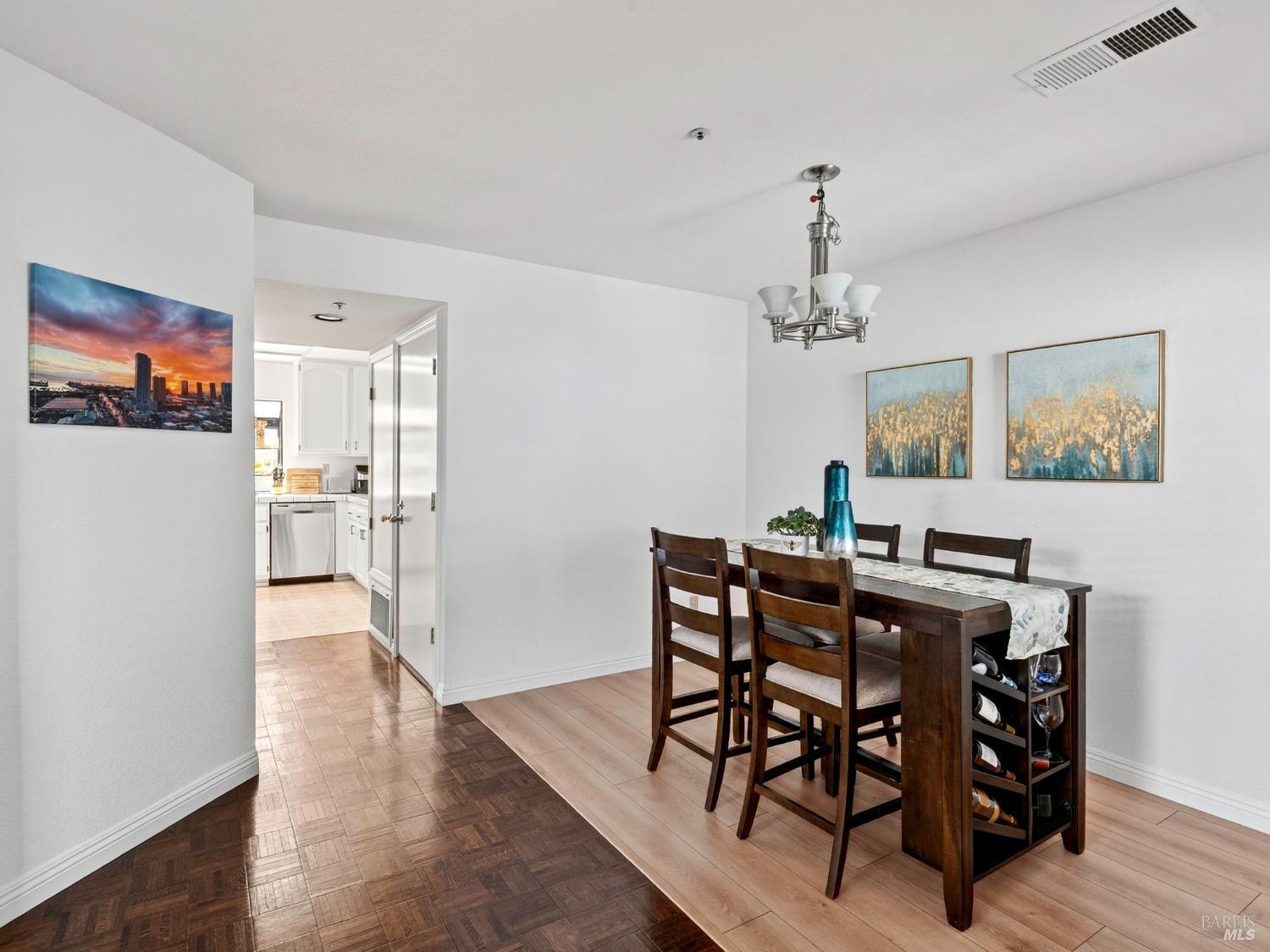 22 Valley West Cir