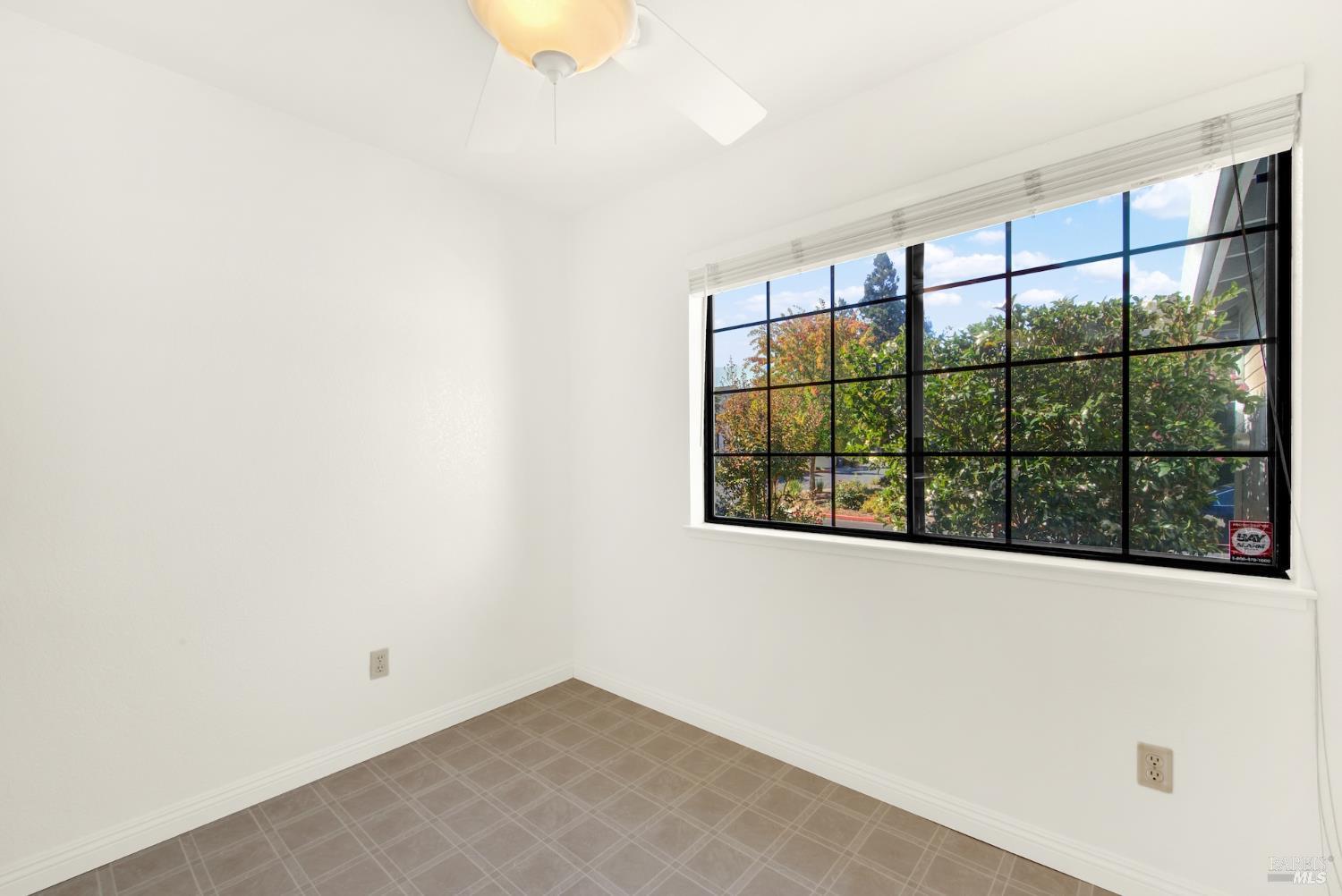 22 Valley West Cir