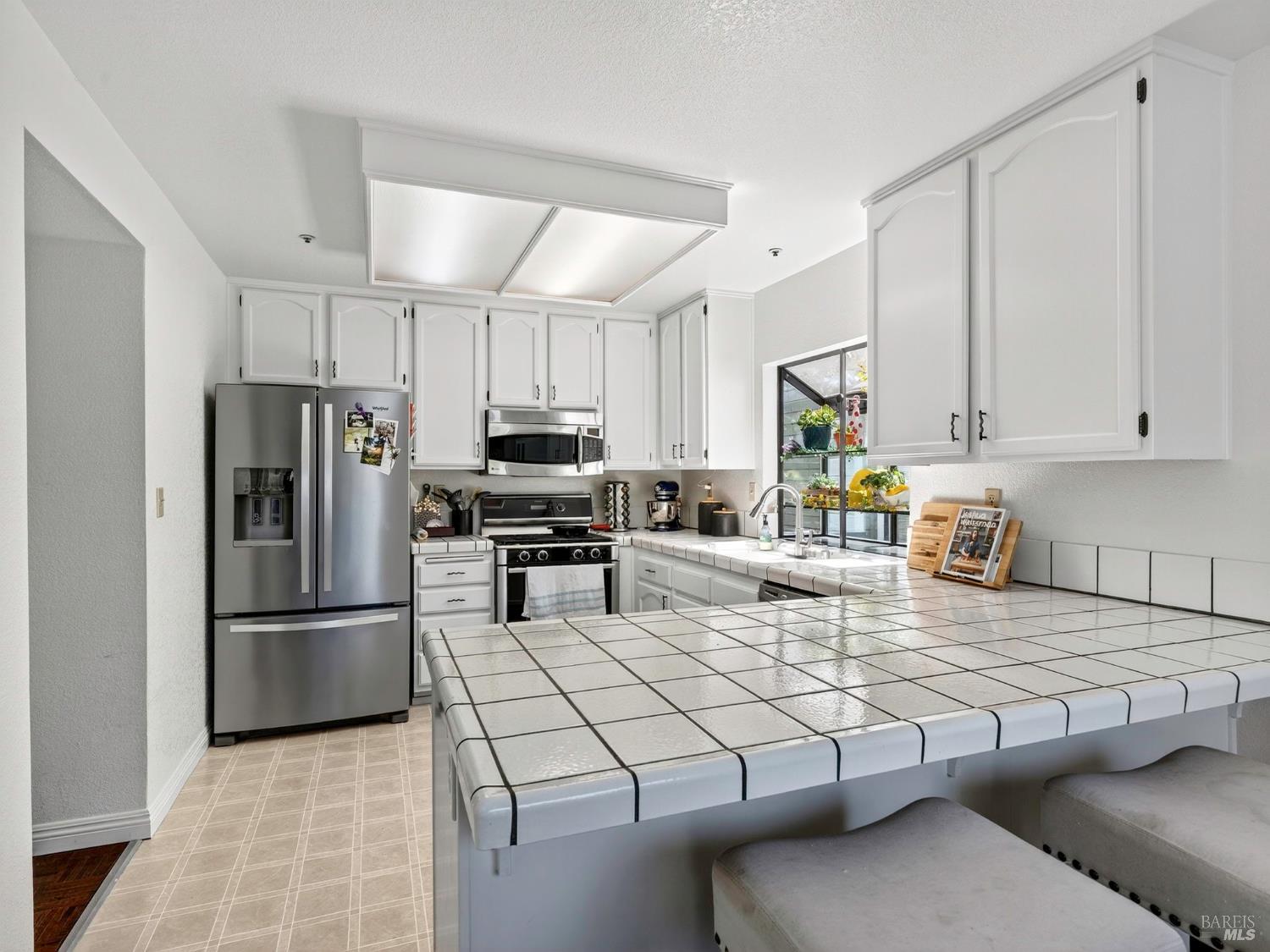 22 Valley West Cir
