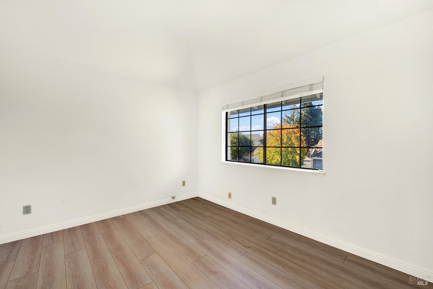 22 Valley West Cir