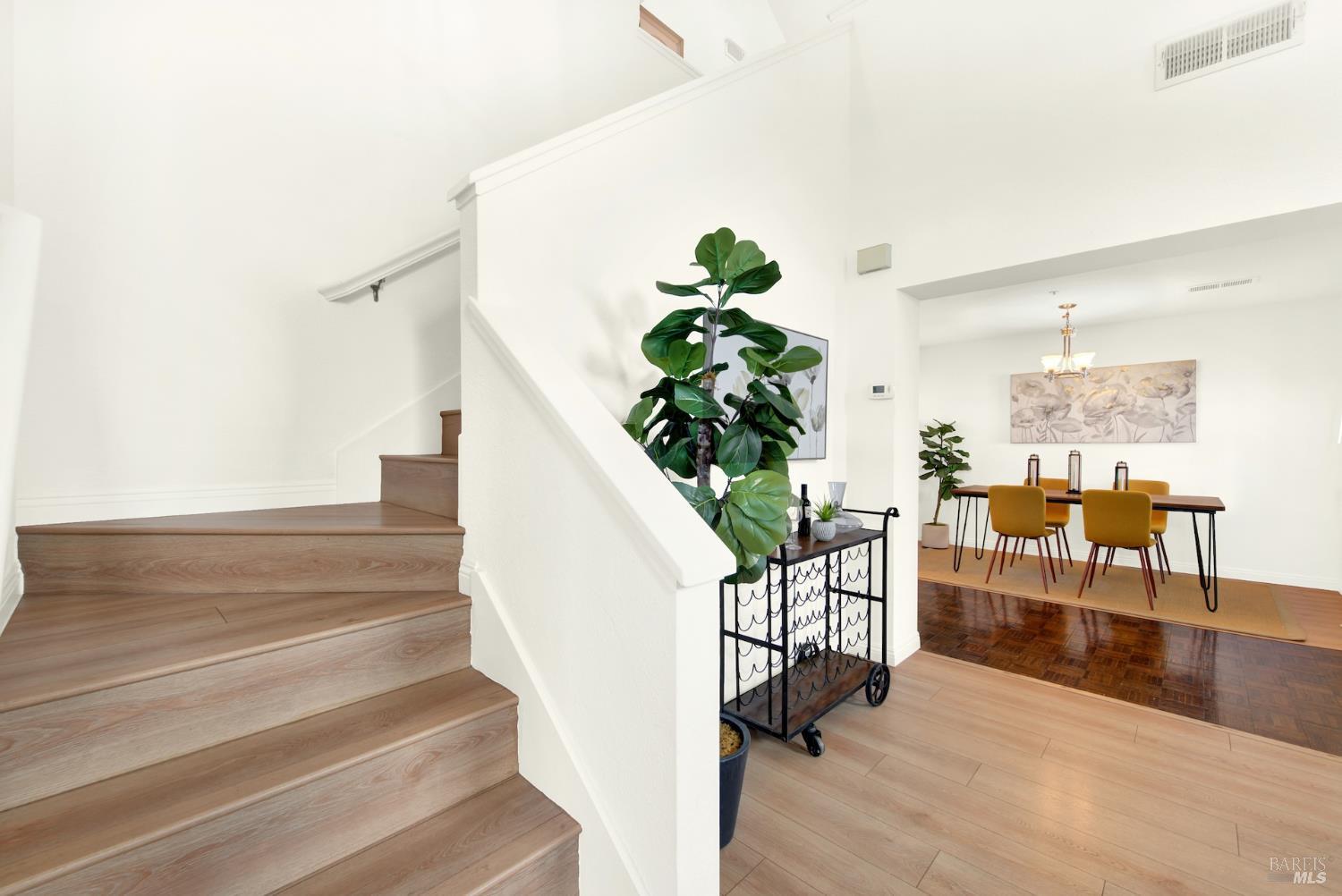 22 Valley West Cir