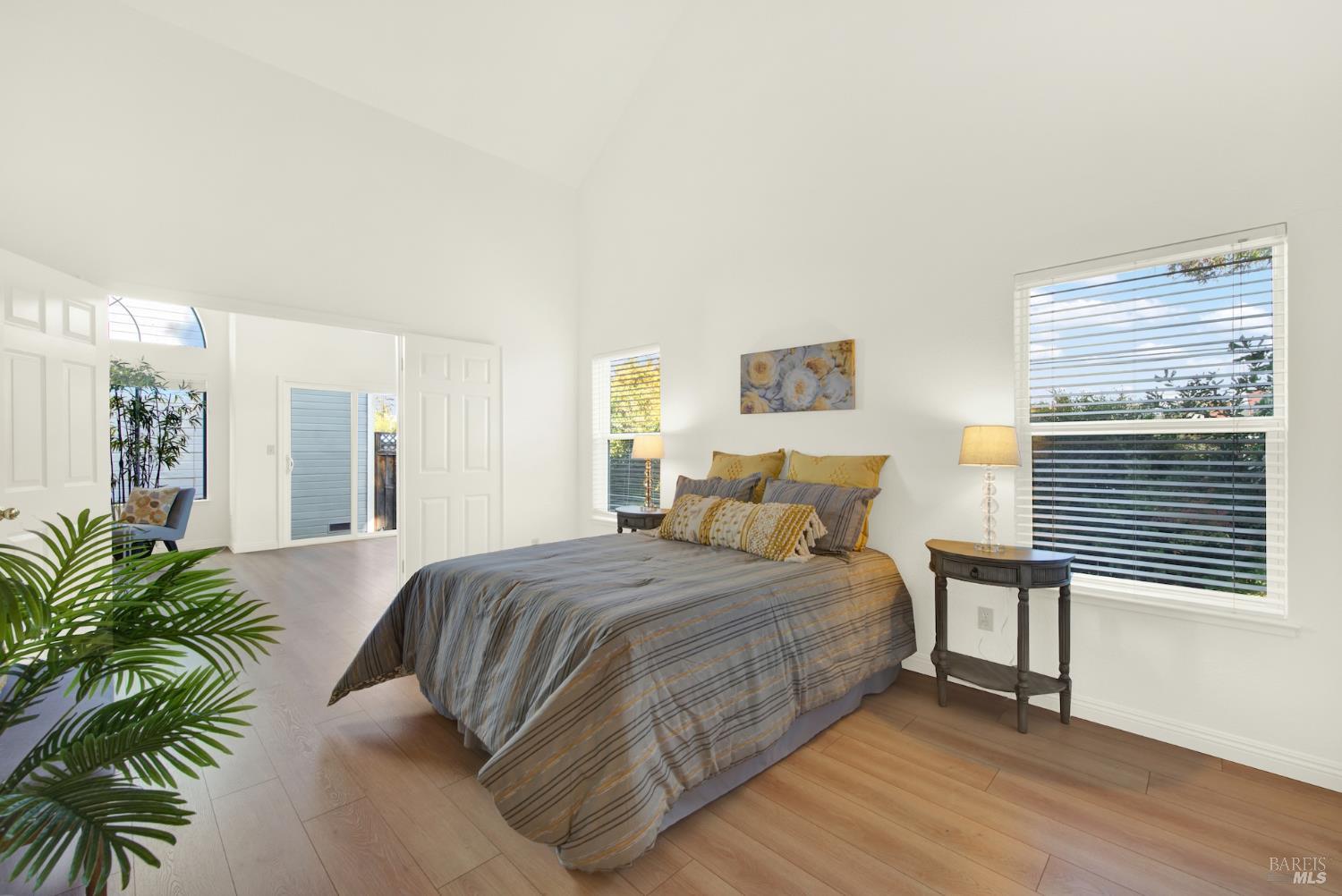 22 Valley West Cir