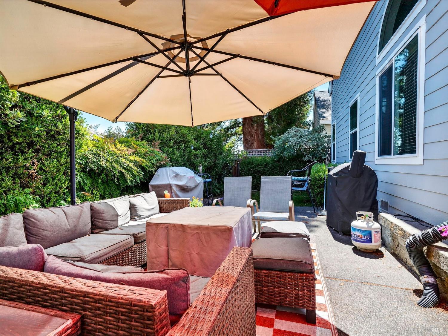 22 Valley West Cir