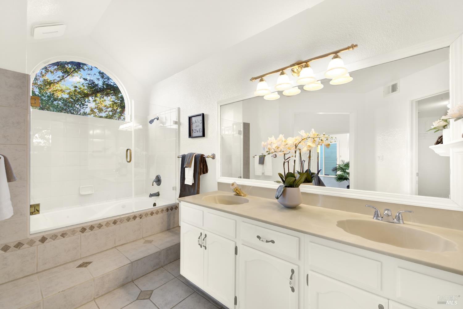 22 Valley West Cir