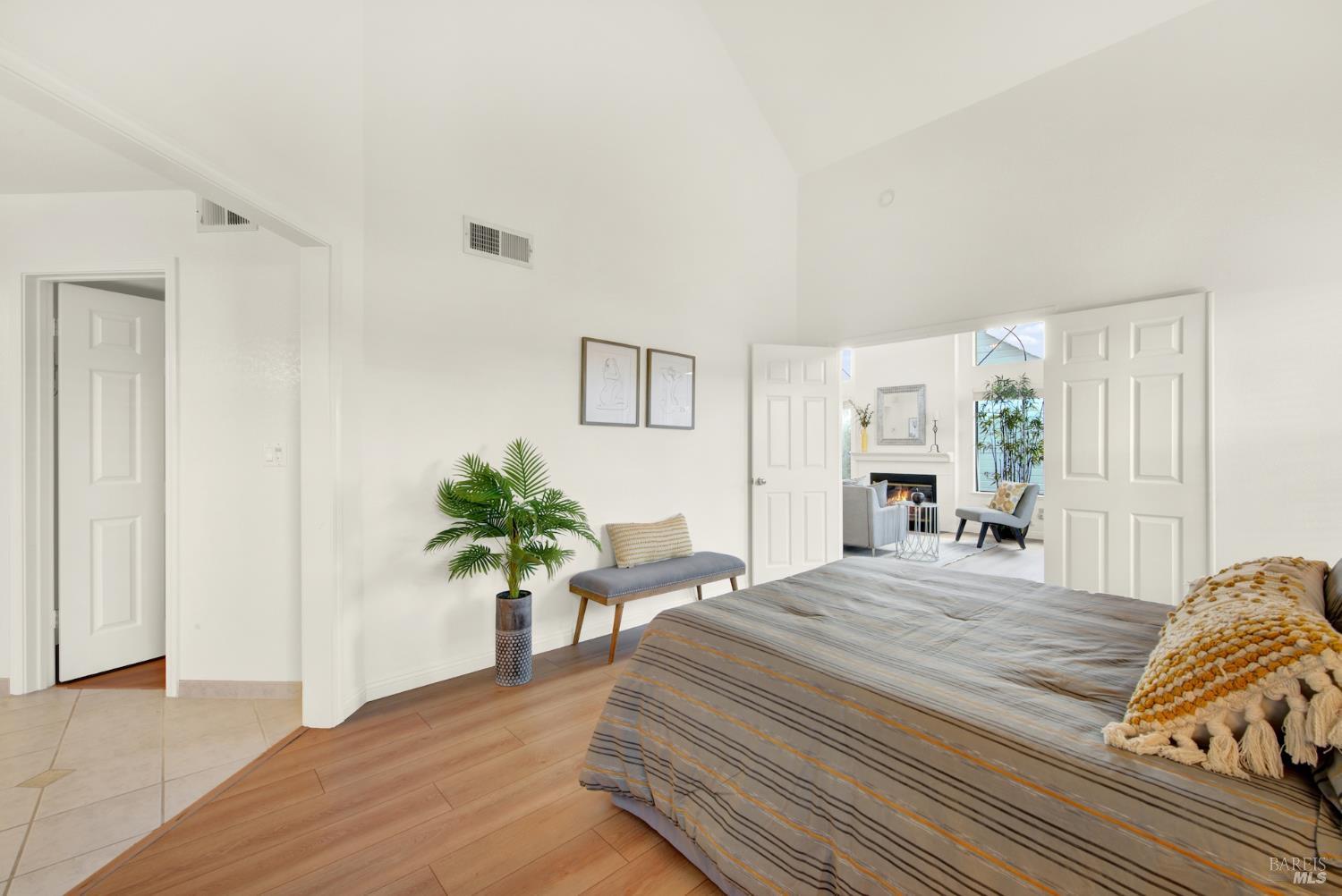 22 Valley West Cir