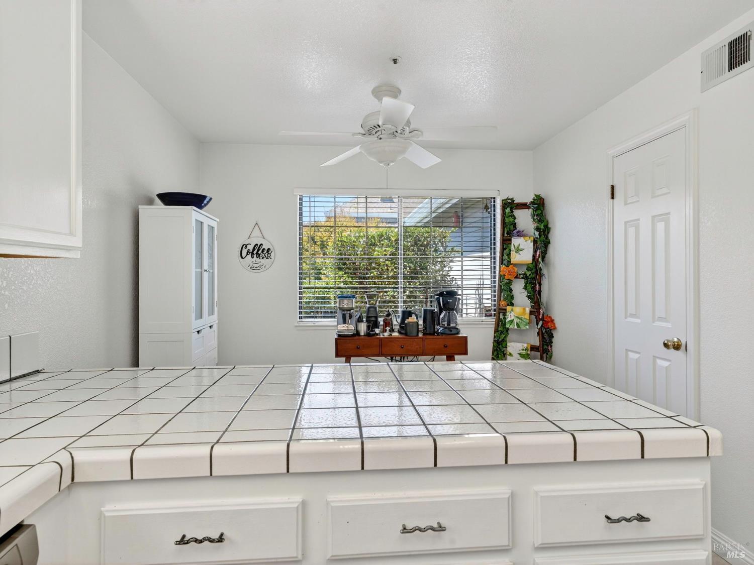 22 Valley West Cir