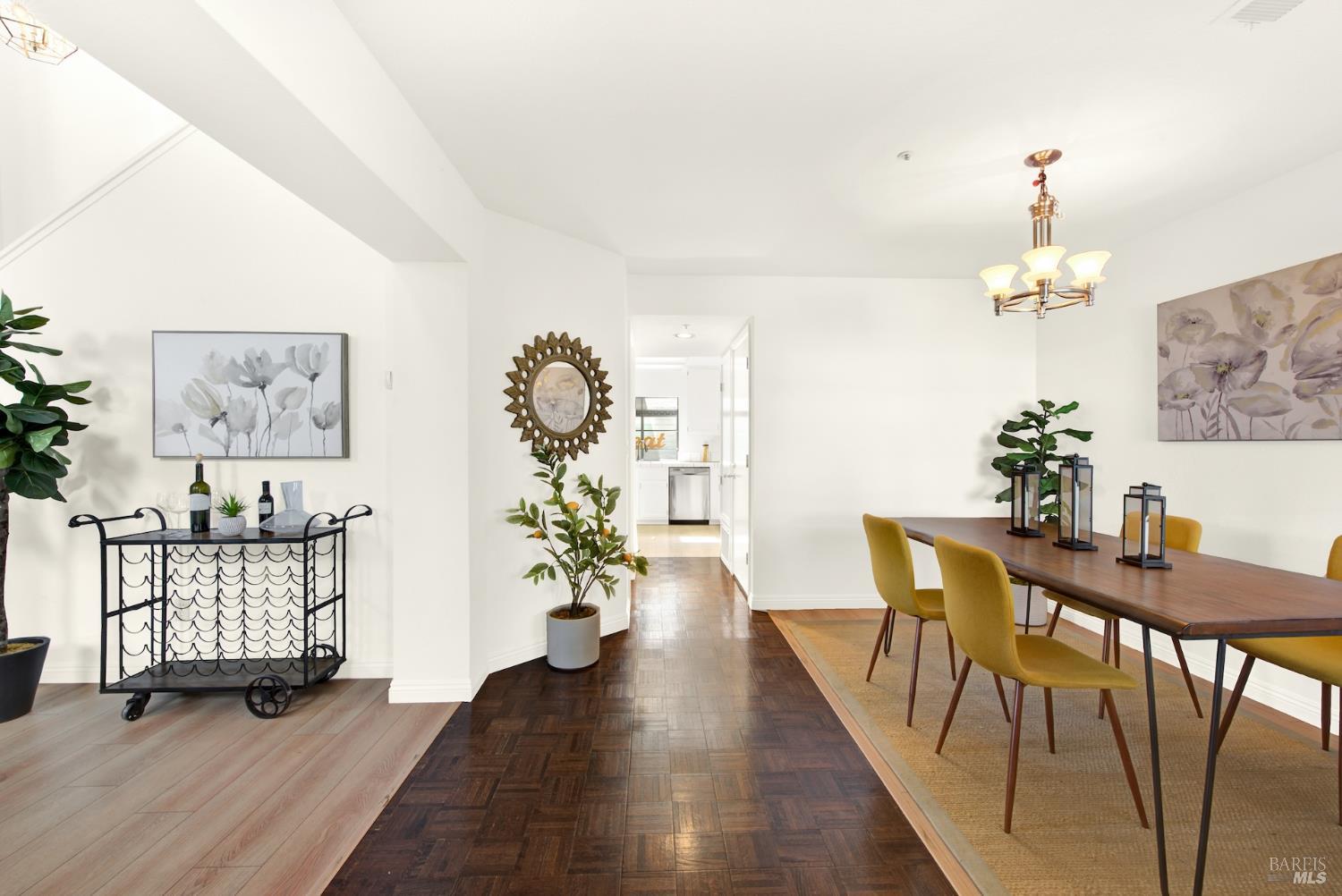 22 Valley West Cir