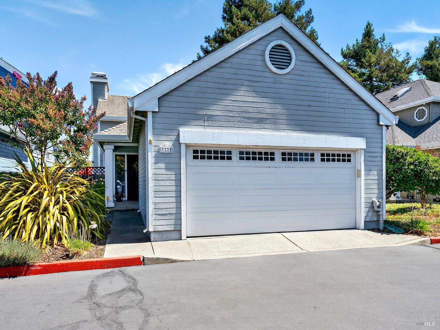 22 Valley West Cir