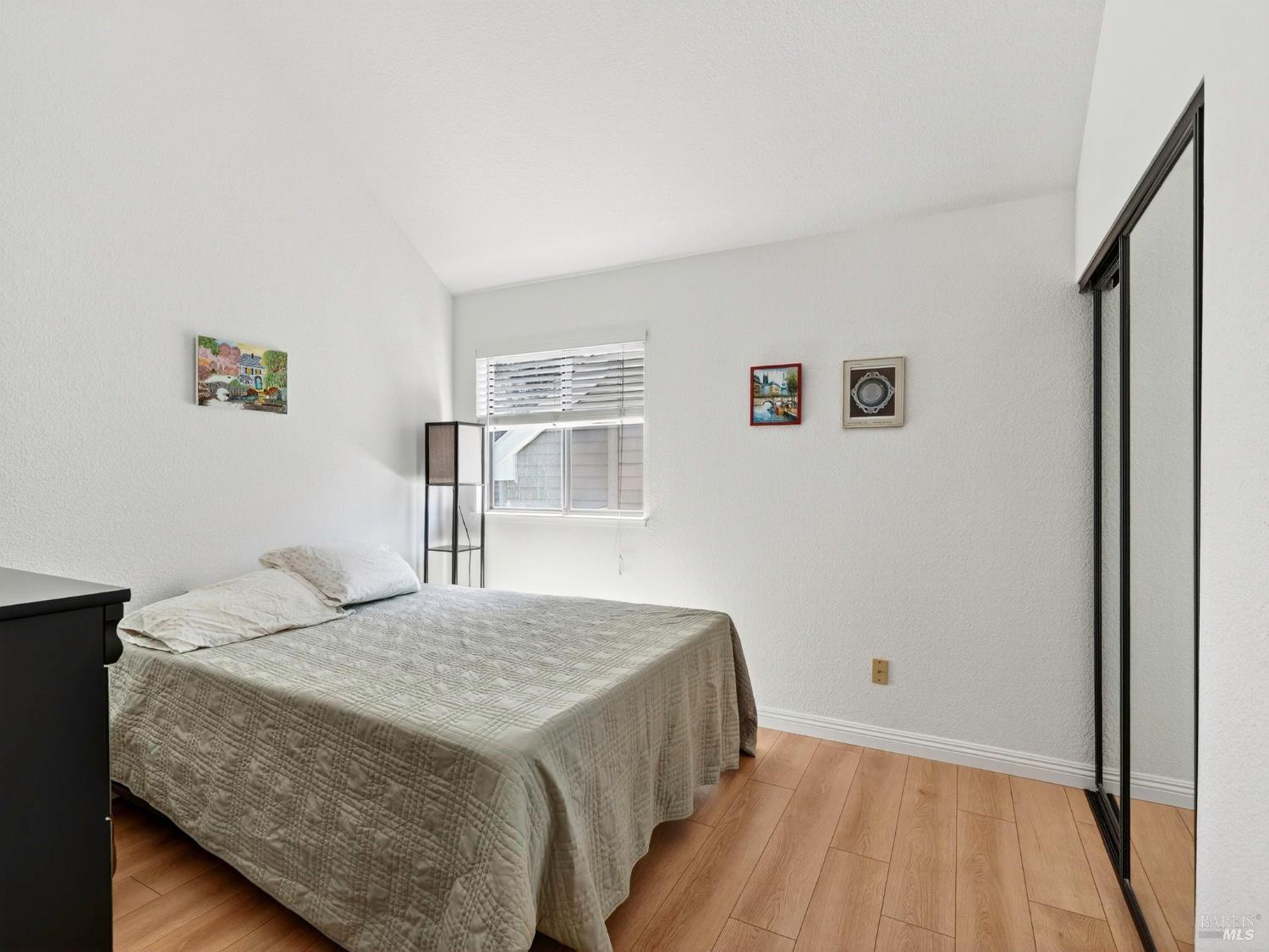 22 Valley West Cir