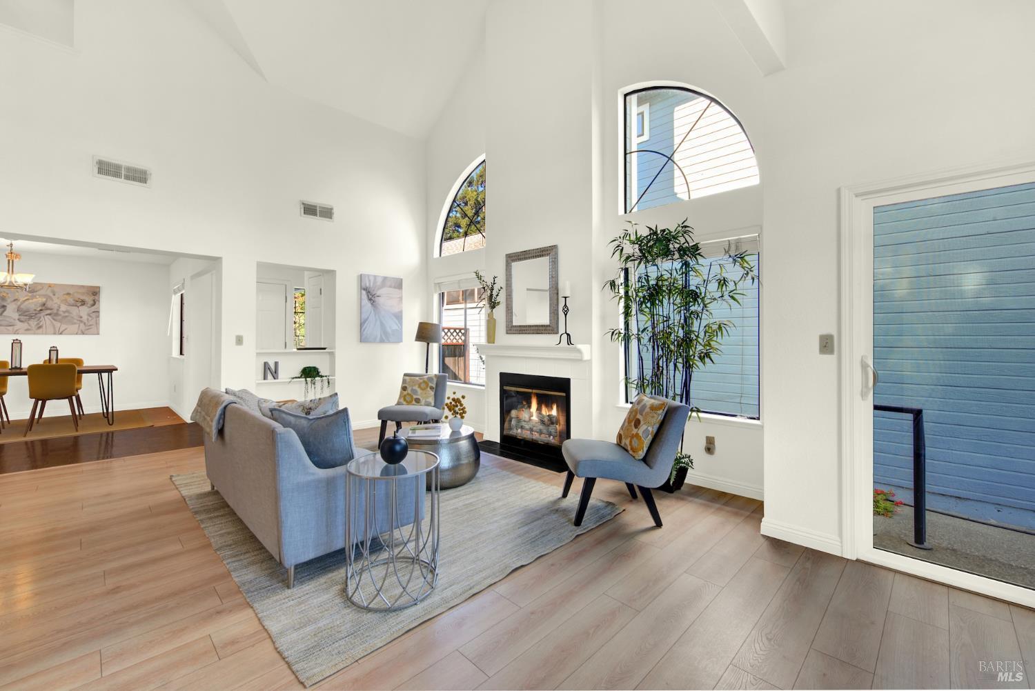 22 Valley West Cir