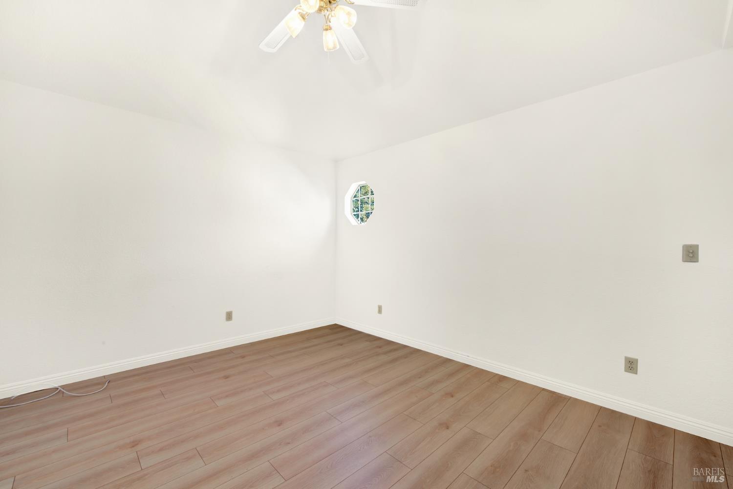 22 Valley West Cir