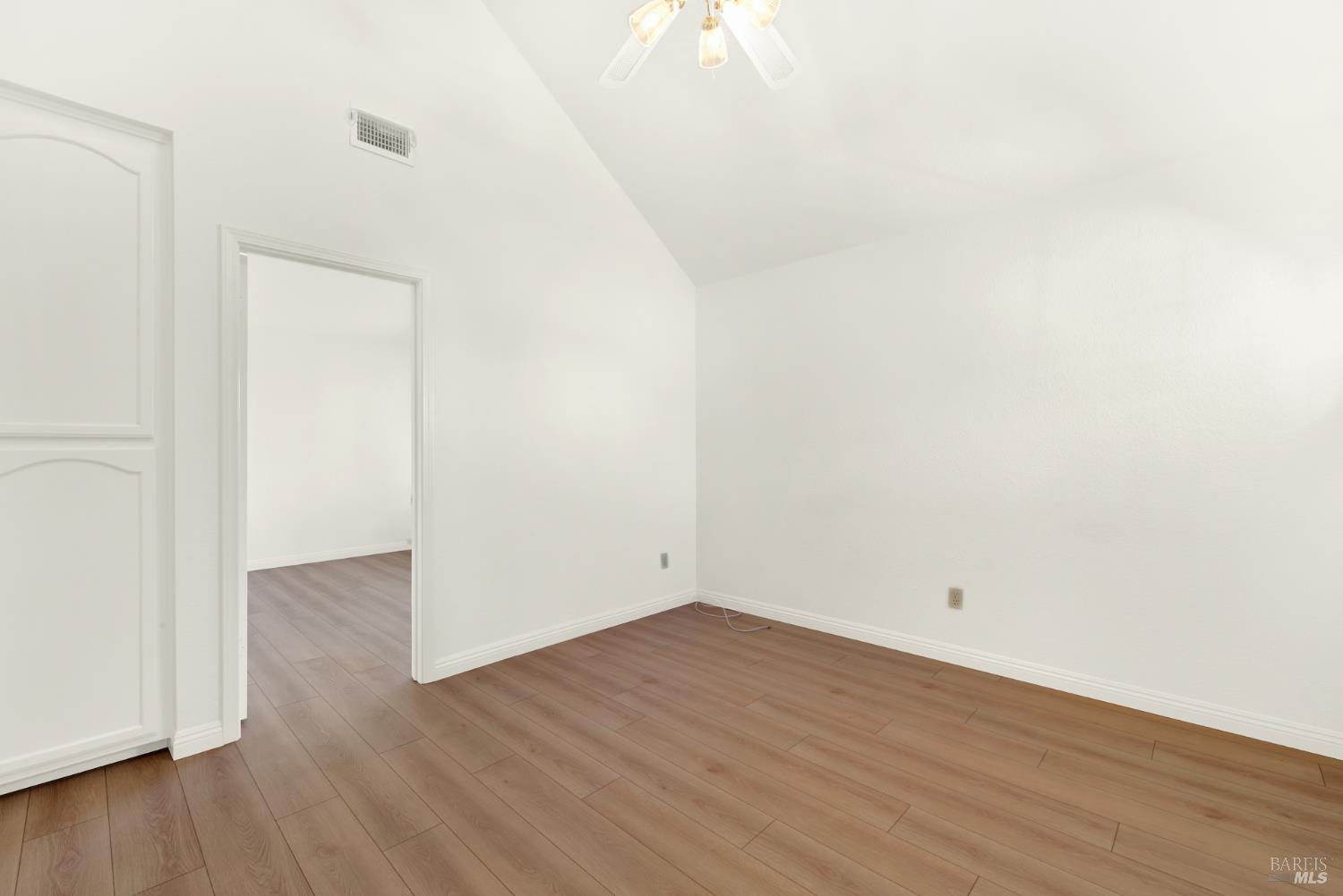 22 Valley West Cir
