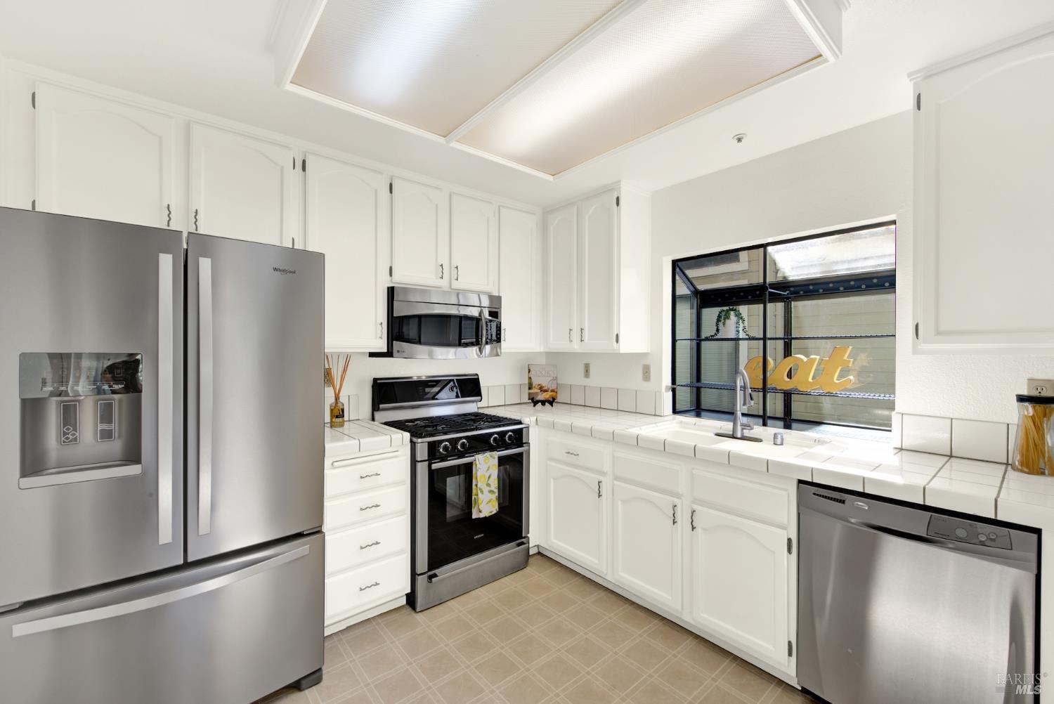 22 Valley West Cir