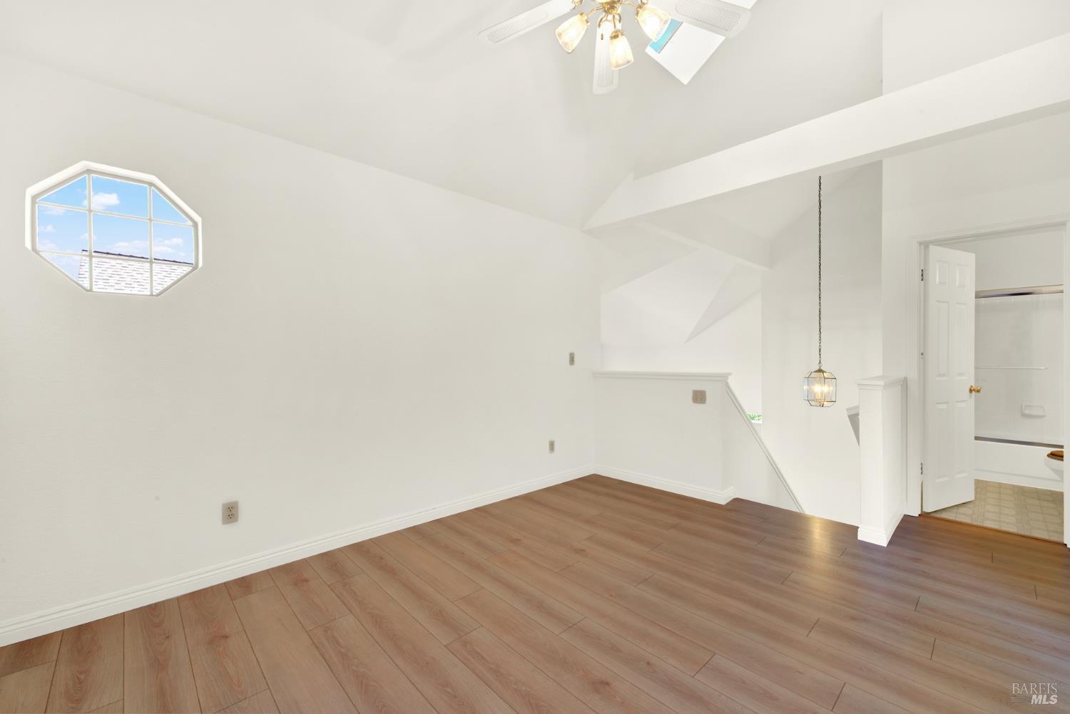 22 Valley West Cir