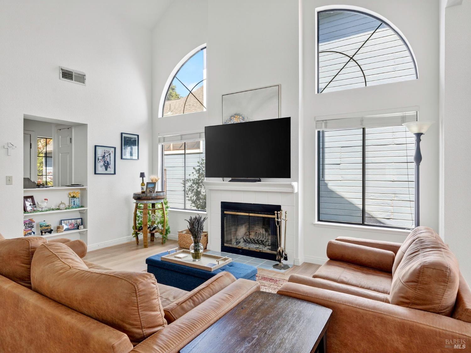 22 Valley West Cir