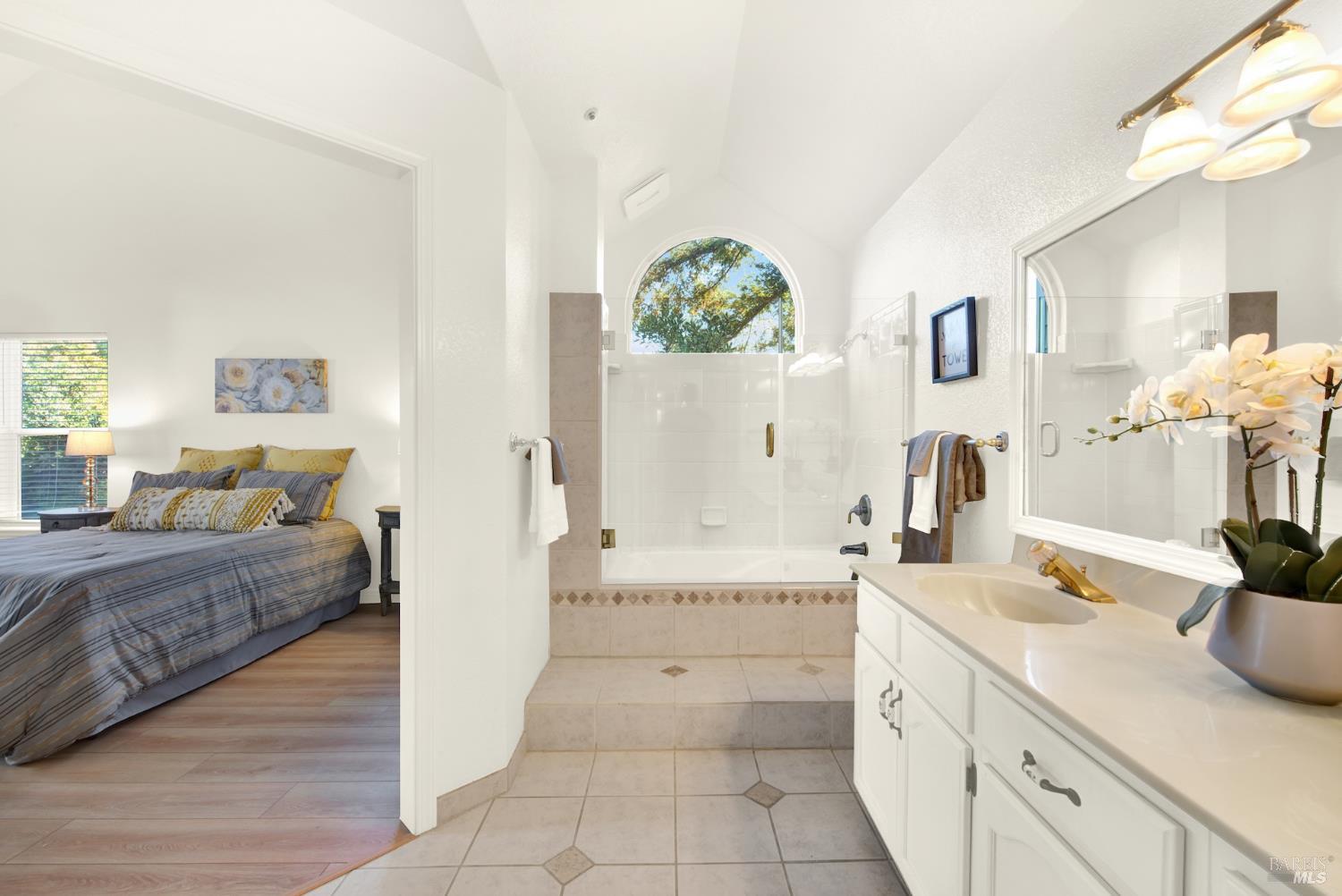22 Valley West Cir